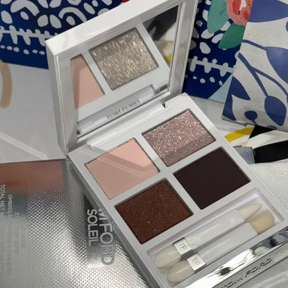 NIB TOM FORD Soleil Neige Eye Color Quad Eyeshadow 01 Black Diamond 0.24 oz/7 g - Picture 2 of 10